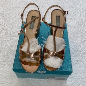 Betsy Johnson dress shoes rose gold metallic great condition Sz 9